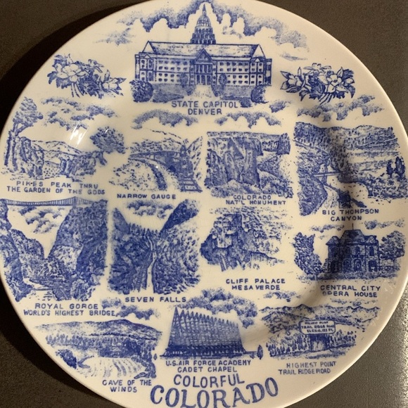 1960s Blue & White Ceramic Colorado Tourist Souvenir Collectible Display Plate - Picture 13 of 17